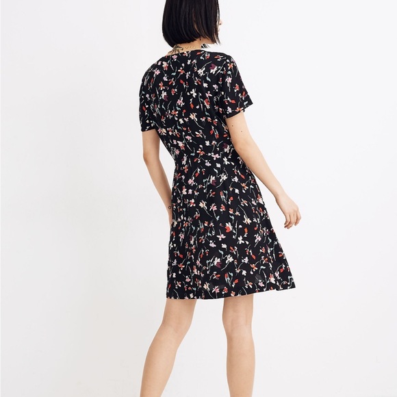 SOLD Madewell V-Neck Button-Front Mini Dress in Drifting Flowers - Picture 7 of 7